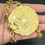 Trifari Vintage  Gold-tone Large Medallion Chrysanthemum Flower Pendant Necklace Photo 8