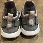 Nike Flex Runner Grey/Pink Girl's Slip On Sneaker Shoes Size 7Y, M7 & W8.5 Photo 4