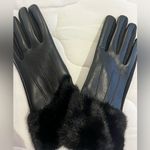 Elegant Black Leather Gloves with Fur Trim Photo 1
