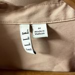 Elle Light Pink Button-Down Shirt Size M GUC Photo 3