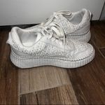Universal Threads Universal Thread Women's Persephone Sneakers Size 8.5 Photo 4