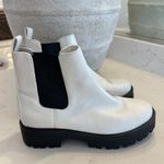 BP . Kora Lug Chelsea Boot in White Size US 8.5 Photo 2