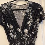 Women's Black w/ Florals S/S VNeck Long Pants Romper Jumpsuit Size L/XL EUC 7130 Size L Photo 2