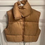 Amazon  Puffer Vest Cropped Photo 0