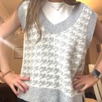 Abercrombie & Fitch Sweater Vest Photo 3