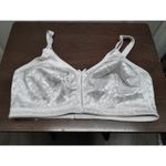 Bali  3372 Size 38DD White Satiny Double Support Spa Closure Lace Wireless Bra Photo 1