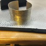 Bracelet adorable silver tone with elephants on it and very good condition.​​ Photo 2