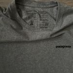 Patagonia shirt Photo 4