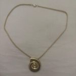 Lisa Says Gah Coquille Pendant Necklace in Gold Photo 0