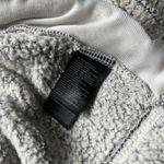 The North Face  Woman's Medium White/Light Heathered Gray‎ Sherpa Jacket Full Zip Photo 9