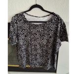 kim rogers Kim Roger Curvy Size 1X Black and White Rose and Leave Print Neck Accents Top Photo 0