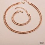 Stainless steel chunky Elegant Gold Necklace and Bracelet Set NWOT Photo 1