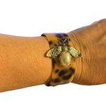 Amrita Singh  Resin Bee Cuff Faux Tortoise Gold Tone Bug Faux Pearl 6.5 Photo 5