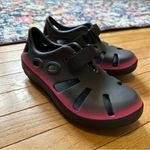 OOFOS Oocandoo Slip On Recovery Shoes Women’s 8 Black Pink Photo 8