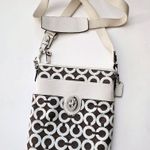 Coach Signature Swing Pack Style 43466 Crossbody Photo 2
