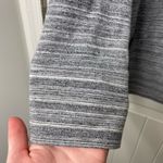 New York & Company women’s gray v Photo 1