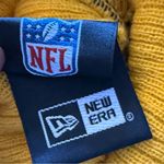 Like New Unisex New Era PittsburghSteelers PomPom NFL Beanie Black and Yellow Photo 6