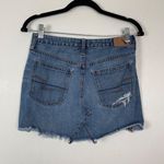 American Eagle Woman's Sz 2 Light Wash High Rise Distressed Denim Mini Skirt Photo 4
