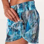 Lululemon Tracker Short Sz 4 Blue Sun Dazed Print Athletic 4” Inseam Photo 3