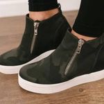 Steve Madden  Camo Platform Sneakers Green Womens 7 Wedgie Side Zippers Shoe Photo 0