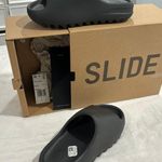 Yeezy Slides Photo 0