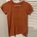 Lululemon  top Photo 0