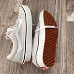 Vans UNISEX  GRAY /OFF WHITE SUEDEN LACE UP SNEAKER SHOES WOMENS :7 MENS:5.5 Photo 5