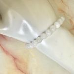 Avon white garden charm bee stretch bracelet Photo 1