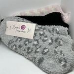 secret treasures  Women's Leopard Low Cut‎ Cozy Socks, 3 Pair Shoe Size 4-10​​​ Photo 0