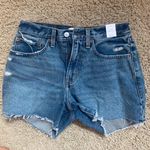 Abercrombie & Fitch - Curve Love Mid Rise Boyfriend Short Photo 0