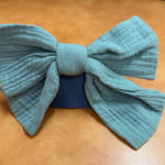 Universal Threads Universal Thread Teal Hair Bow Photo 0
