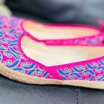 UGG  women’s flats shoes size 9.5 like new Photo 0