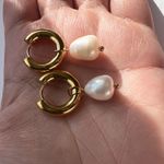 Natural pearl gold hoop earrings nontarnish Photo 3