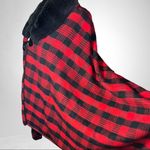 Red and black plaid wrap with faux fur collar! Nwot Black Photo 2