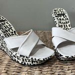 Stuart Weitzman NEW BLACK & WHITE LEATHER GRAFFITI PRINT LOGO SANDAL WEDGE 9.5 Photo 1