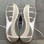 New Balance  Susan G. Komen walking athletic sneakers gray with pink trim Size 8 Photo 8