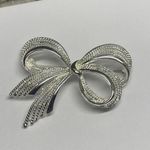 Pretty Signed Napier Women’s Costume Brooch Pin Silver Tone Photo 2