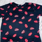 Pull & Bear Graphic Lips Tee Photo 0