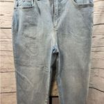 Gloria Vanderbilt  Wom Size 4 Light Wash All Around Slimming Effect Cropped Jeans Photo 0