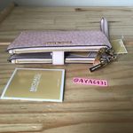 Michael Kors Wallet Photo 3