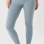 Vuori NWT  AllTheFeels Leggings in Sea Glass Photo 0