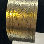 Bracelet adorable silver tone with elephants on it and very good condition.​​ Photo 0