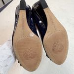 Vince Camuto Navy Blue Patent Leather Wedge Heels Bow Accent Size 7.5M Photo 4