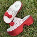 Crocs Hello Kitty x Adult Stomp Slide – Women’s Size 7 Photo 0