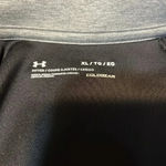 Under Armour Like New Women’s pull over Photo 5