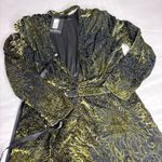 Pretty Little Thing  Black and Gold Patterned Long Sleeve Dress Photo 3