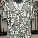Absolutely Famous  short sleeve basil floral crochet blouse Photo 1