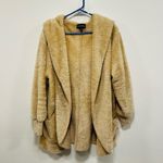 Zenana Outfitters  Plush Tan Teddy Jacket super soft Size medium! Photo 6