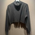 Free People  Women’s Gray Waffle knit cropped Mockneck size medium Photo 0