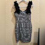 Maggy London Party Knee Length Black & White Satiny Sheath Dress Size 8 Photo 5